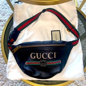 Gucci Black Grained Leather Small Belt Bag